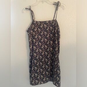 Dee elly paisley print knee length dress in great condition size medium.